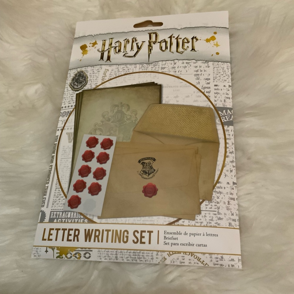 Harry Potter Hogwarts Letter Writing Set